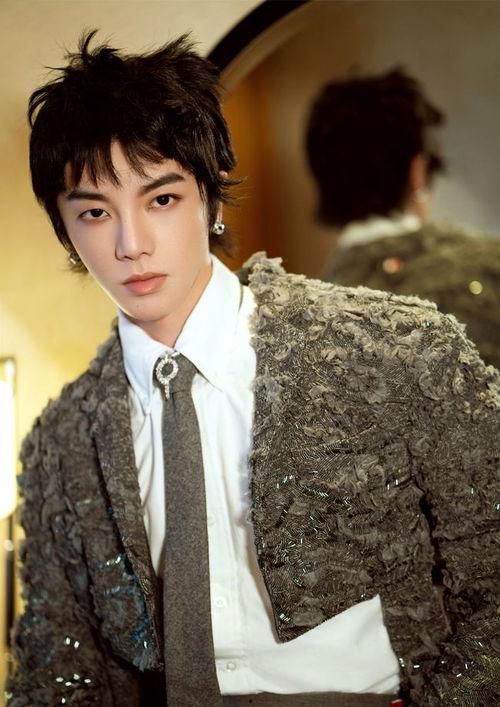 吃瓜博主娱乐圈是谁啊,揭秘“吃瓜博主娱乐圈”背后的神秘力量