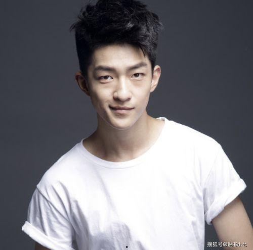 娱乐圈吃瓜系统双男,揭秘两位男星的甜蜜互动幕后故事